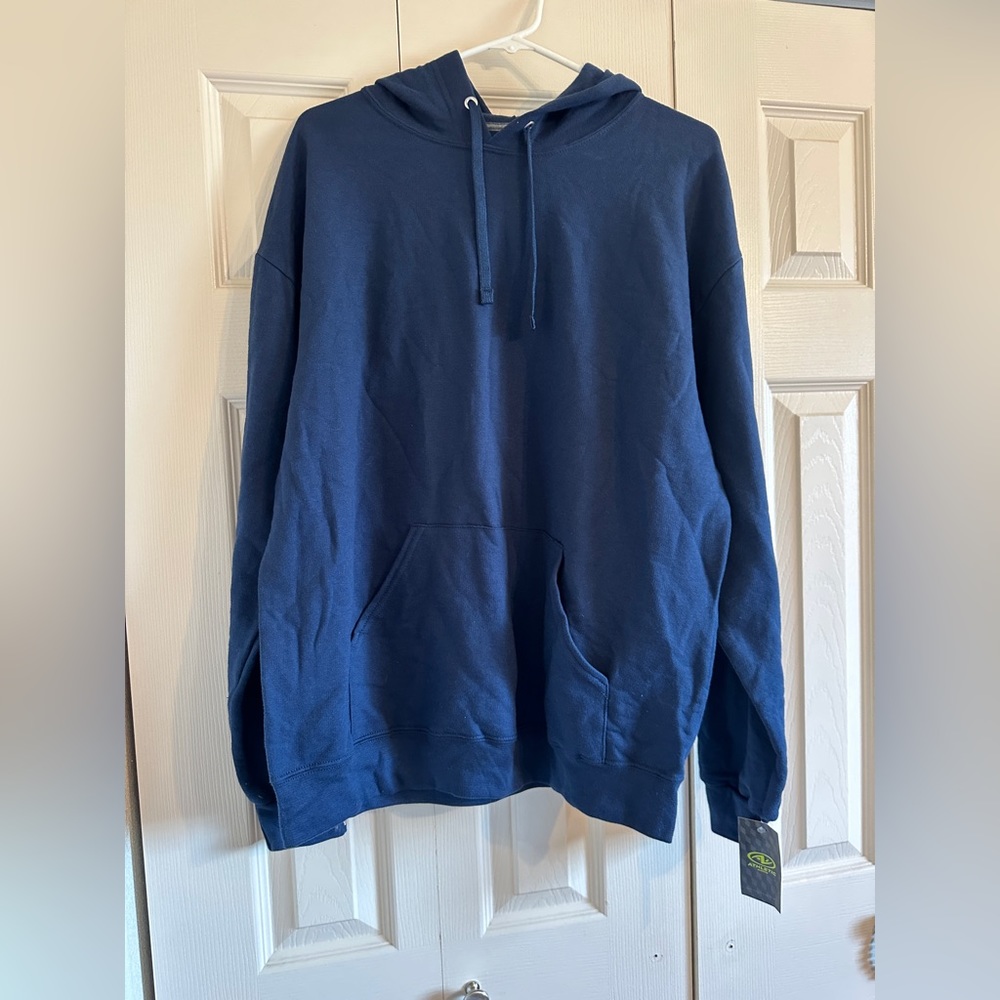 Men’s navy blue sweatshirt